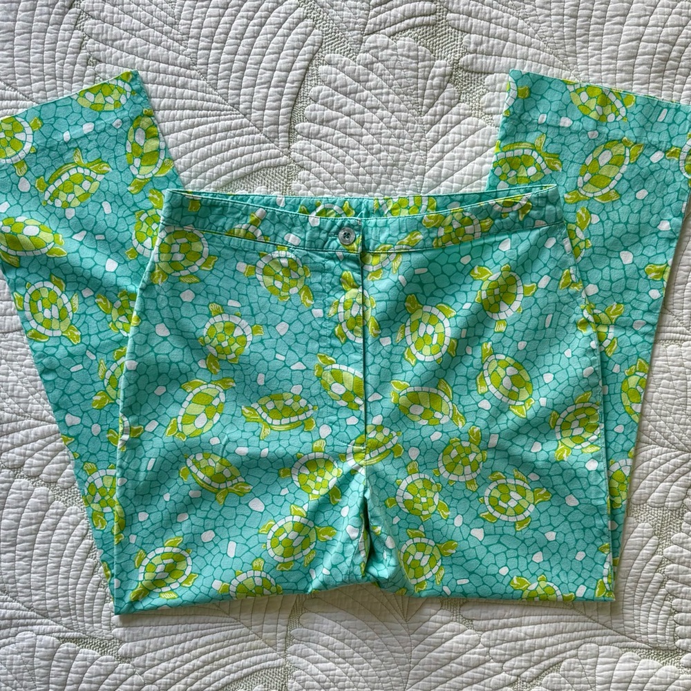 Lilly Pulitzer Mosaic Turtle Capris- Size 0